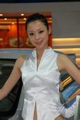 erigo4d com Mata Lin Yun dengan tenang menatap Jing Zheyi di depannya